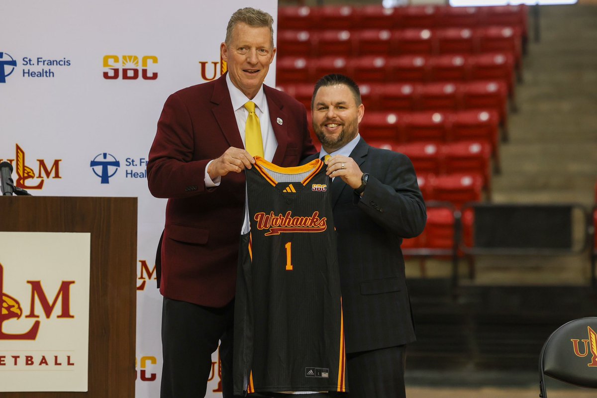 ULMwbb's tweet image. Fired up with Fletcher🔥

@coachFletchPRCC