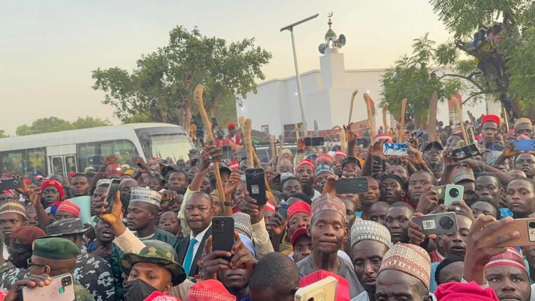 Edo Governor <a href="/mondayokpebholo/">H. E. Monday Okpebholo</a> visits Kano State to pay condolences to the families of 16 travelers who lost their lives in a tragic incident in Uromi, Edo State. During his visit, a mob attempted to attack him, but Kano State Governor <a href="/Kyusufabba/">Abba Kabir Yusuf</a> halted the altercation.