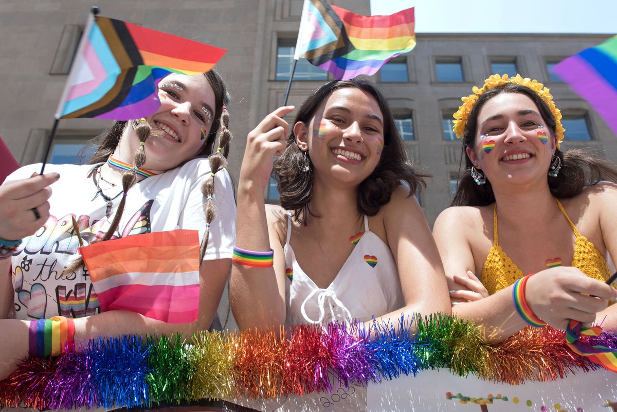 Toronto District School Board (@tdsb) on Twitter photo 📣 Students, showcase your creativity and join us in celebrating 2SLGBTQ+ pride by designing the official TDSB T-shirt for the upcoming <a href="/PrideToronto/">Pride Toronto</a> Parade!
Sign in to view details: forms.office.com/r/wyhKmuPRc9 📣 Students, showcase your creativity and join us in celebrating 2SLGBTQ+ pride by designing the official TDSB T-shirt for the upcoming <a href="/PrideToronto/">Pride Toronto</a> Parade!
Sign in to view details: forms.office.com/r/wyhKmuPRc9