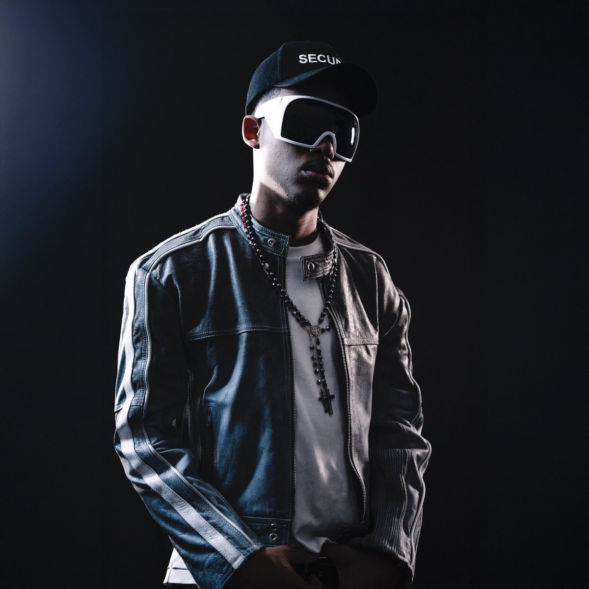 DanielKashule's tweet image. NEW WAVE DELUXE THIS FRIDAY 

1. WHIPLASH prod @Noski_prod 
2. SHECK WES prod @wunof1ne 
3. WIR3D prod @marliforreal and runch
4. LIKE DIS prod @marliforreal 
5. ALL THE TIME prod @marliforreal and Damon

directed by @sam_k_11_ and @flashedbyelisa 
📸: @flashedbyelisa