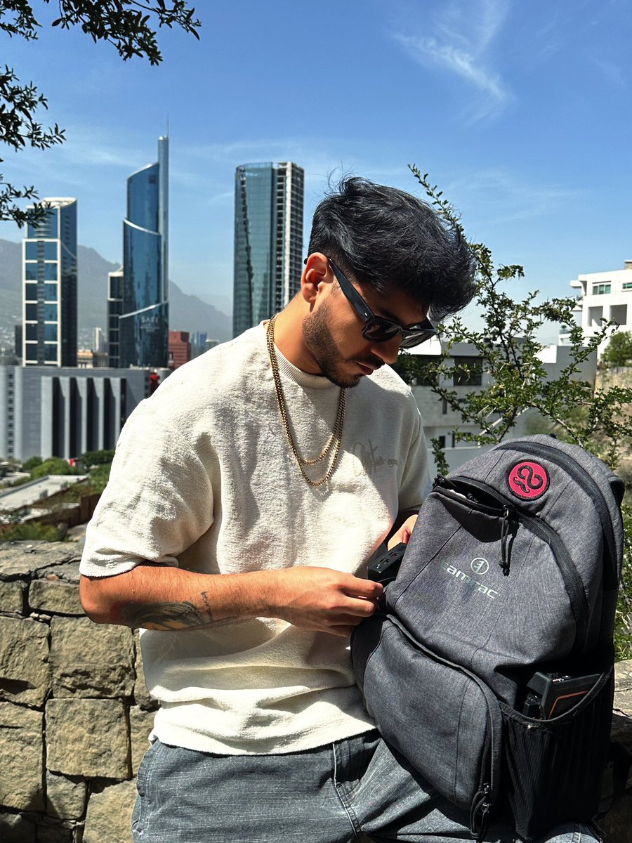 ElZeeeein's tweet photo. La IRL Backpack ha sido un cambio total para nuestros streams en los últimos meses, funcionando a la perfección sin importar a dónde viajemos ✈️

Si quieres llevar tu configuración al siguiente nivel, contacta a @UnlimitedIRL 🔥 https://t.co/5u3dpc6RE7