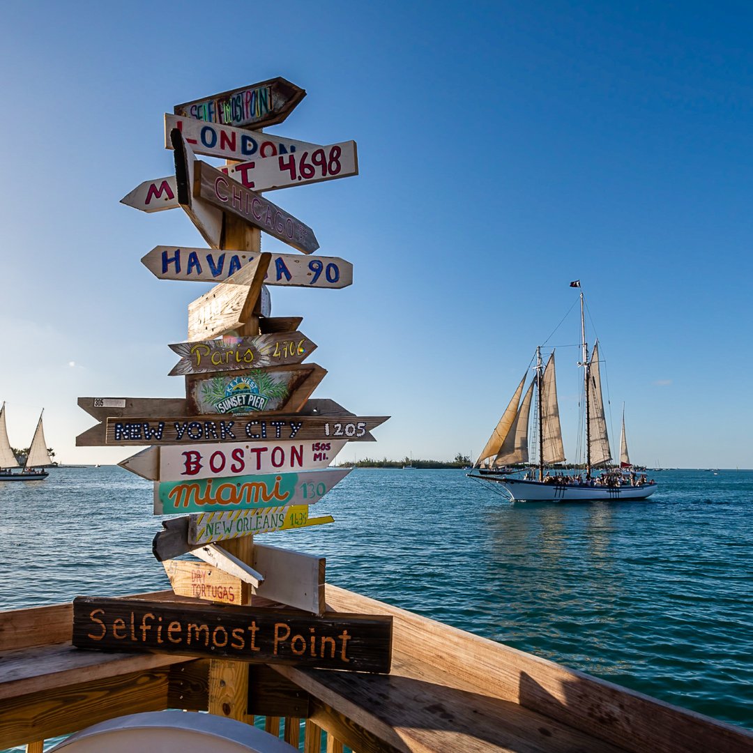 PartyInKeyWest's tweet photo. No better way to mark Monday's end than with a drink at the #selfiemostpoint. #keywest #mondaymotivation
More: https://t.co/QtRb8xssq5
Follow us: @PartyInKeyWest
Hashtag us: #PartyInKeyWest https://t.co/Y648YubNOA