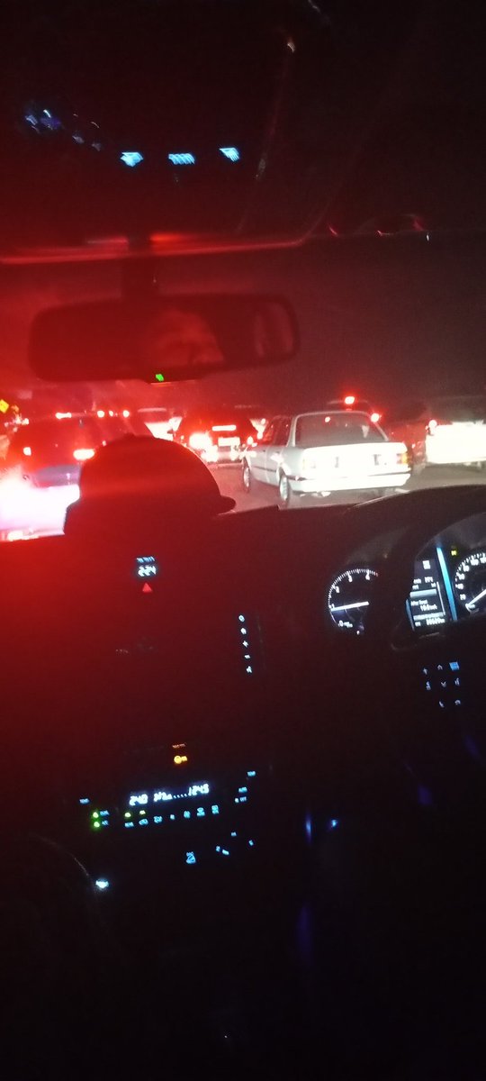 MatahariRayya's tweet image. Macet tol Cipali dinihari ini lur, Selasa 1 April jam 02.20 WIB dari KM 105 skrg di KM 116 masih stuck sudah sejam lebih
@DivHumas_Polri @TMCPoldaMetro
@info_jasamarga 

#macet #cipali #tol #mudik