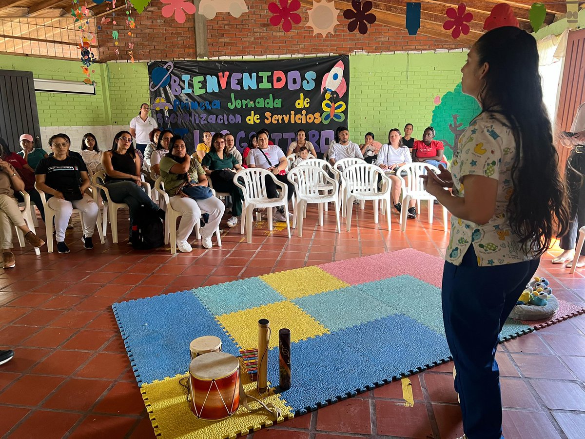 Alcaldiarestrep's tweet photo. ¡Estuvimos en la Primera Jornada de Socialización de Servicios para la Primera Infancia! 👶🏼✨ Fue una gran oportunidad para conocer el trabajo del Hogar Infantil Los Gariteros y compartir con quienes velan por el bienestar de nuestros niños. 💙 #PrimeraInfancia #HogarInfantil https://t.co/jEvfvFrzvf