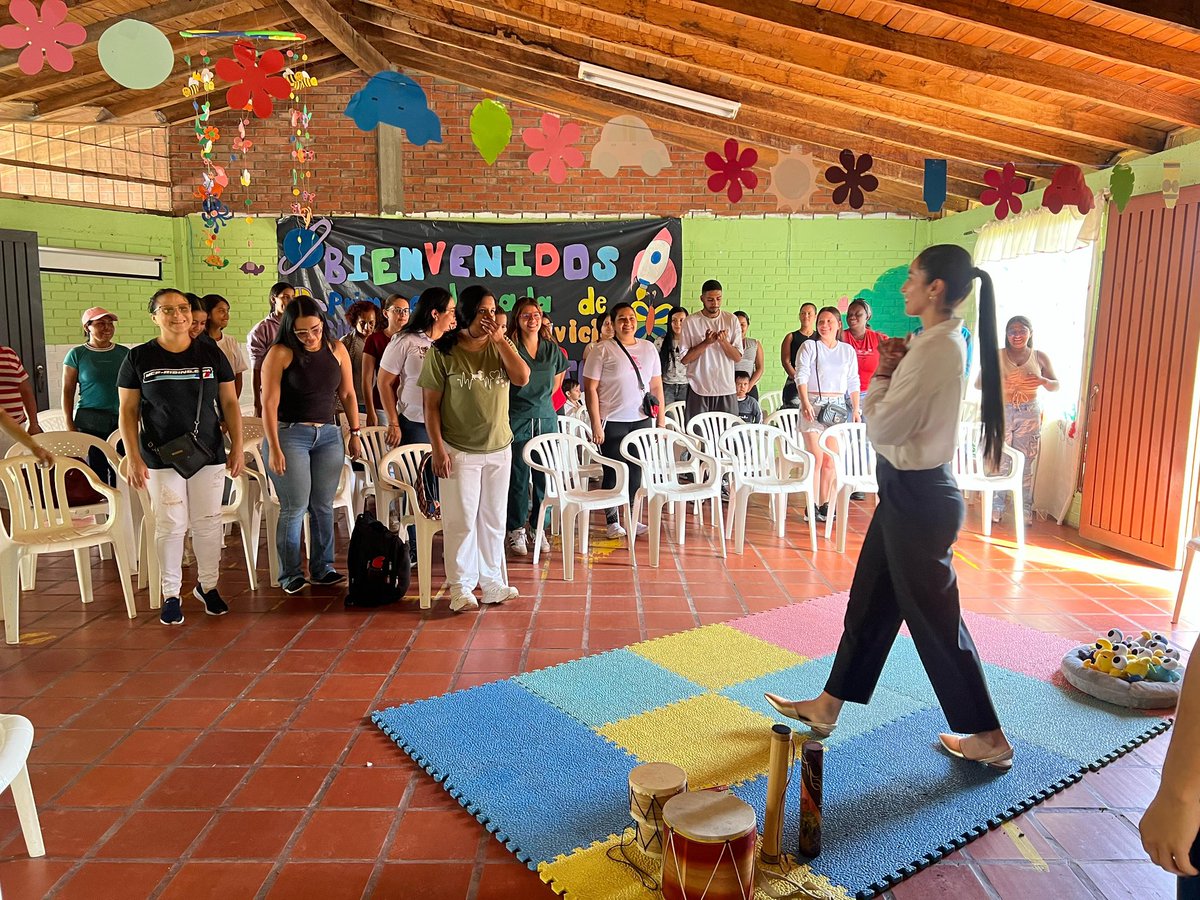 Alcaldiarestrep's tweet photo. ¡Estuvimos en la Primera Jornada de Socialización de Servicios para la Primera Infancia! 👶🏼✨ Fue una gran oportunidad para conocer el trabajo del Hogar Infantil Los Gariteros y compartir con quienes velan por el bienestar de nuestros niños. 💙 #PrimeraInfancia #HogarInfantil https://t.co/jEvfvFrzvf