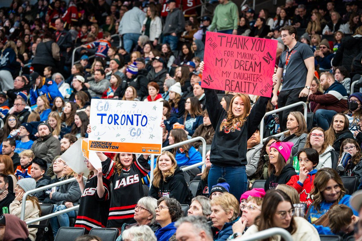 CityofEdmonton's tweet image. She shoots, #Yeg scores! 🏒🥅

The sold-out @thepwhlofficial Takeover Tour™ inspired thousands of fans, showcased our passion for sports &amp;amp; contributed $11M in total economic impact.

Huge thanks to all the partners, volunteers &amp;amp; fans who made this possible!

📸 Courtesy of…