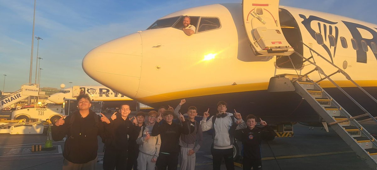 Éanna Basketball tweet media