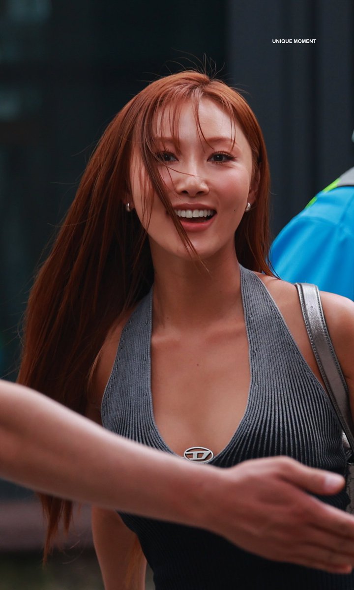 UniqueMoment_'s tweet image. #AprilFoolsDay #만우절
#HWASA #화사 #Mamamoo