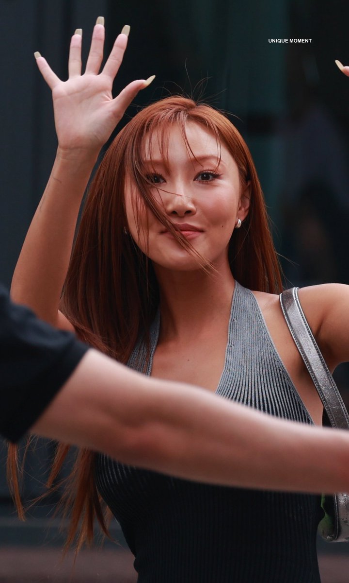 UniqueMoment_'s tweet image. #AprilFoolsDay #만우절
#HWASA #화사 #Mamamoo
