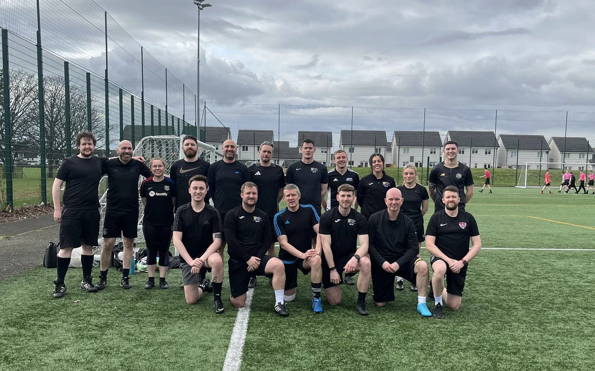 Our S6 signed off their last ever Monday at Renfrew High with a 4-2 victory over the teachers 👏🏻 
Great year group moving on to great things.