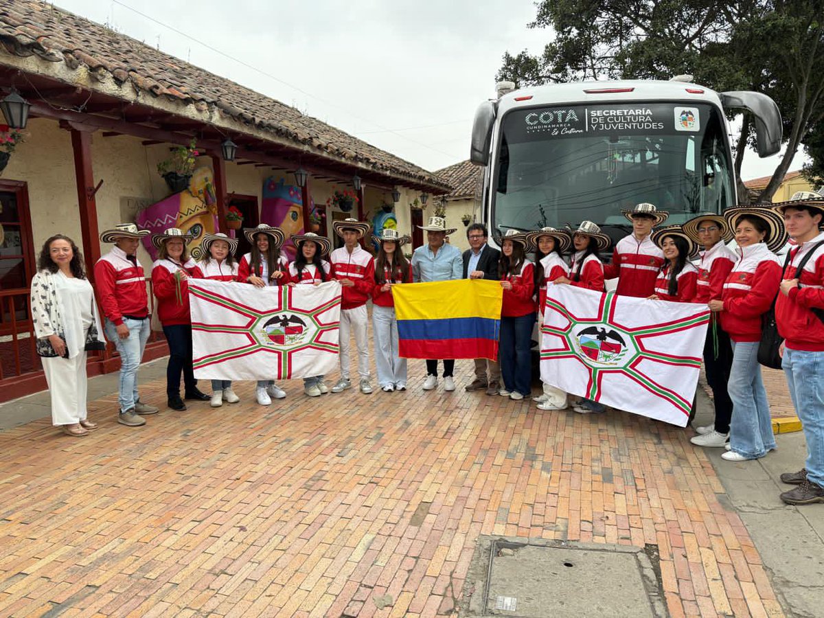 Hoy se inicia el viaje de la Filarmónica de Cota a la República Argentina. Entre el 1° y el 8 de abril realizarán una Gira de conciertos en Córdoba y Buenos Aires.

¡Les esperamos!