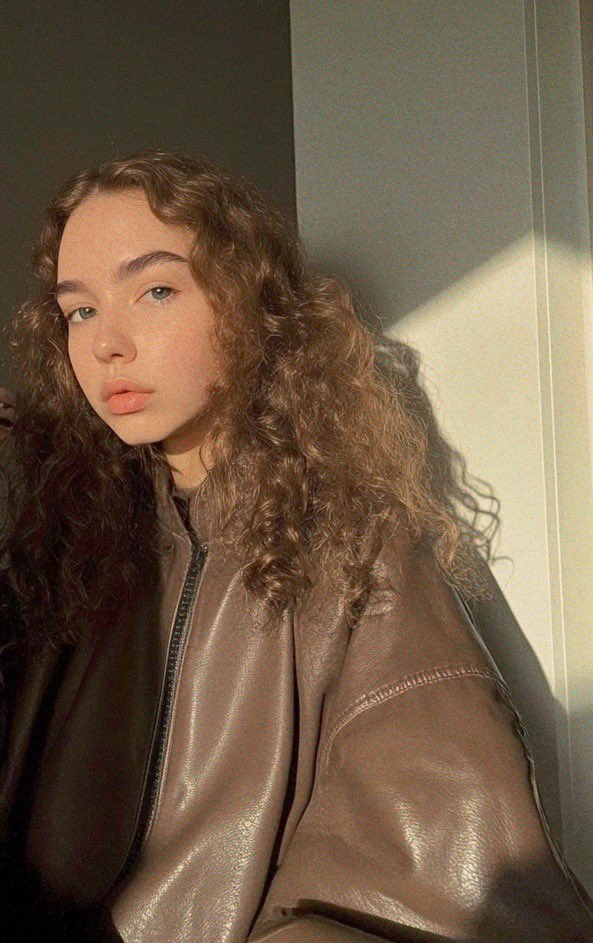 You can think that it’s a photo of my sister, but it’s made in AI from the scratch 👩‍💻