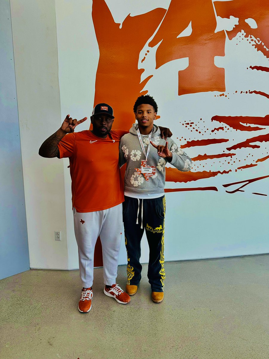Great day today at <a href="/TexasFootball/">Texas Football</a> had a amazing time #HookEm