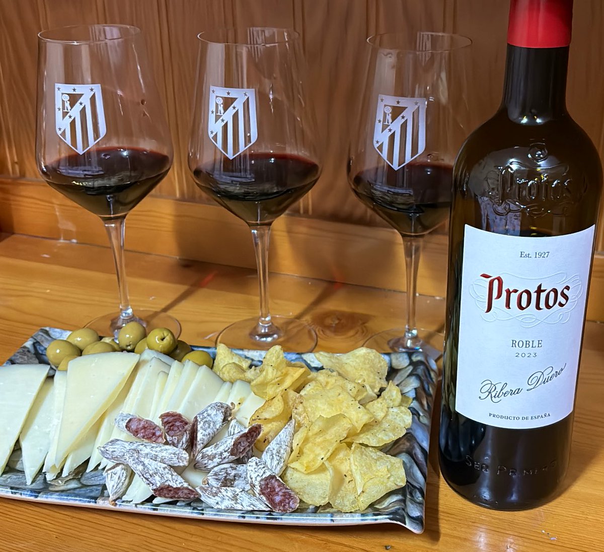 Hoy por fin decidí dejar mi trabajo… y mandar a mis compañeras tóxicas a tomar por saco.
Y aqui andamos celebrando.

Empieza una nueva vida 💪🏼❤️✨.
Lo lograremos 🍀