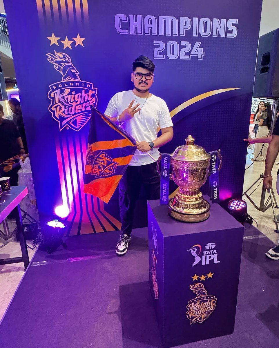 iBikashSwain's tweet photo. @KKRiders @iamsrk #AskSrk 

Please can we have a motivational chat with our squad and @GautamGambhir sir please as a Kkr fan we want if you can just give some time for a chat with our new squad 💜 #gautamgambhir #kkr #ipl #MIvsKKR 💔😞 https://t.co/QY8ettTnco