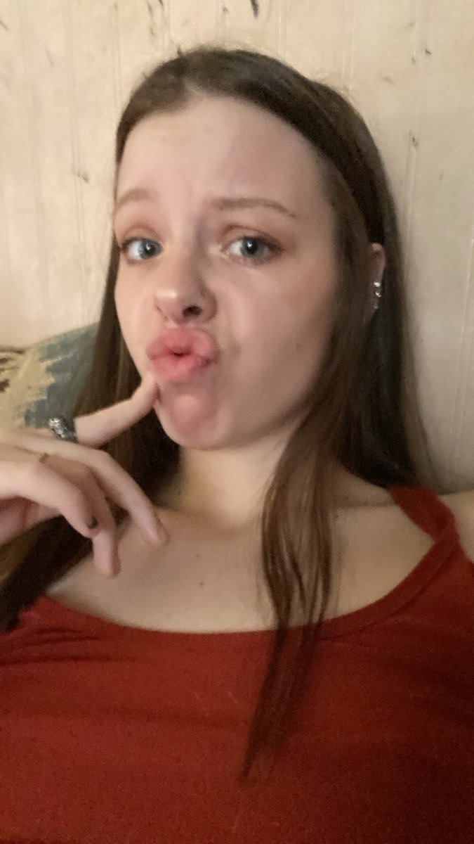 savymadds's tweet photo. This is my face when y’all text without a tribute or ask for free stuff 😬 / $madisonnsavannahh 

#worthit #notworthit #payme #payments #of #girlsof #ContentMarketing #FinDom #urmybank #todaysmyday https://t.co/Thyly2sQGT