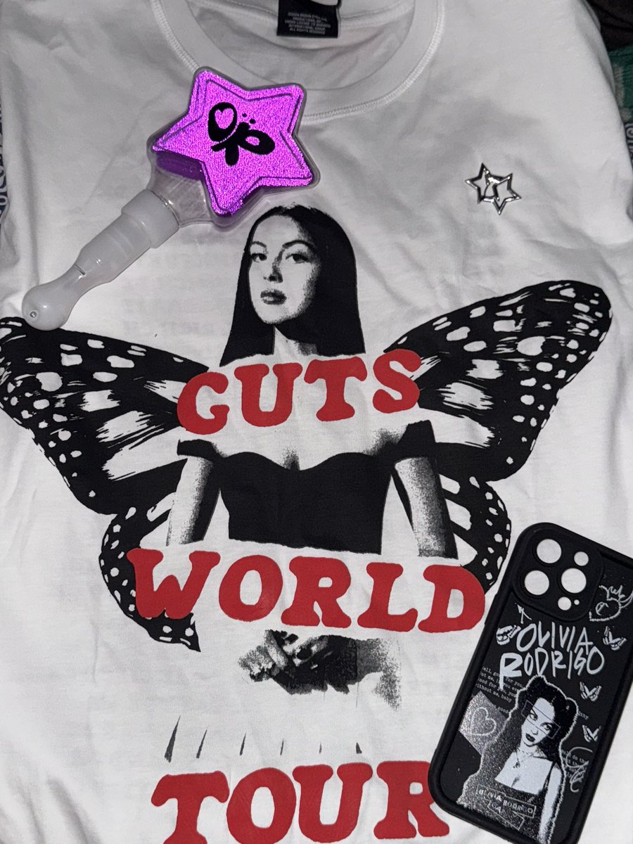 En 2 días estare en cdmx para ver a #oliviarodrigo  en el #gutsworldtourmexico
Estoy muy emocionada🥺💜 porque es una de mis artistas favoritas, y pues siento que todo el esfuerzo y el trabajo que eh tenido porfin tiene una recompensa✨