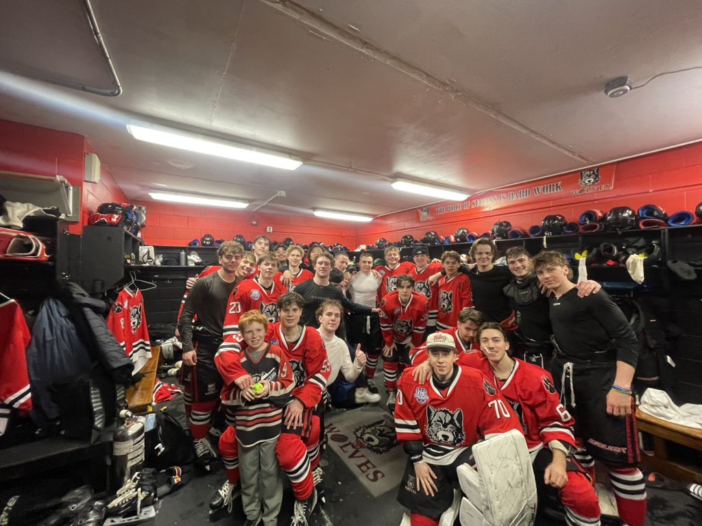 newenglandwolv1's tweet photo. North Division playoff champions.  Cam Plumb earns the jacket.  Wolves win 6-3.  Headed to Plymouth State for Regionals! @EHLpremier https://t.co/NJBpj9n08b
