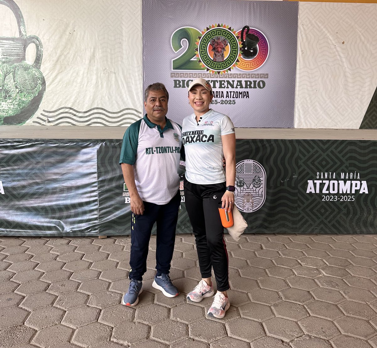 Xhunashi_Gpe's tweet photo. Gracias Santa María Atzompa por recibirnos rumbo a la CLASE NACIONAL DE BOX, rumbo al 6 de abril 🥊 #Prodeb #Oaxaca https://t.co/MAvze39aWM