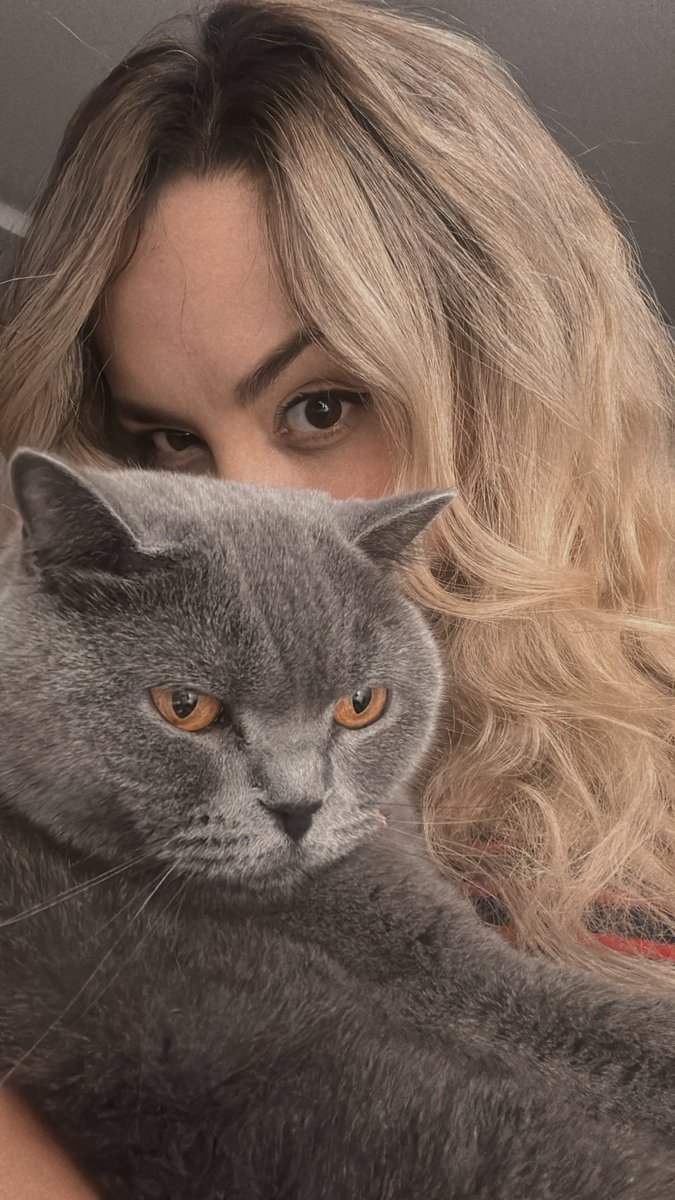 Çıldırıyorum bu neeee 😍🥹🤤 (Leyloşun killer bakışları birebir aynı🤣)