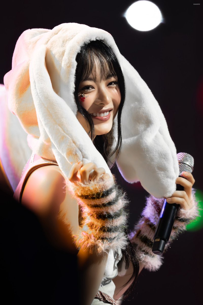 archivehanni's tweet image. HANNI 😭