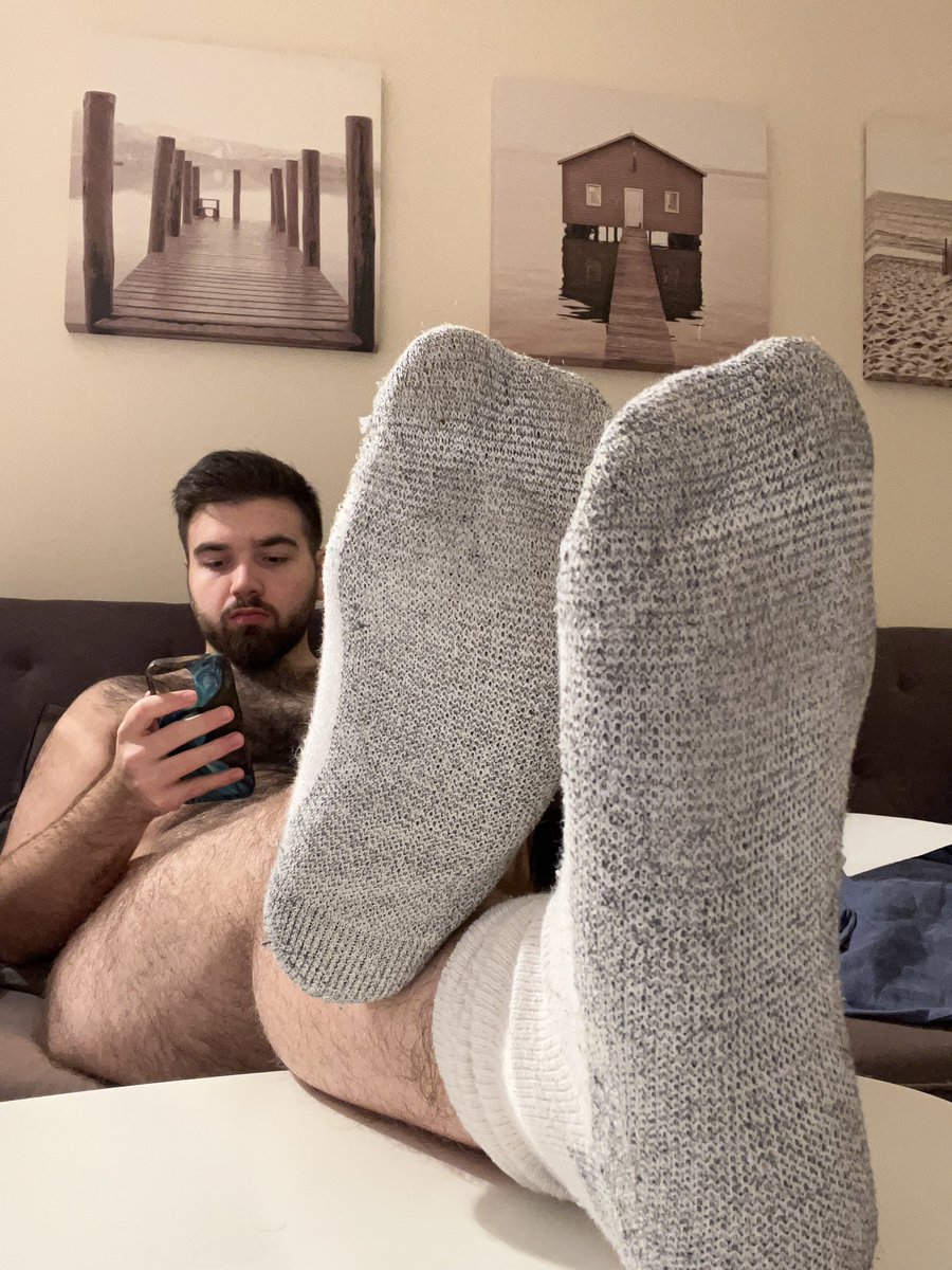You don’t need my attention to be a good piggy 🐽 Fall deeper and press $end, it’ll make you twitch 

PP: @PortMasterJean 
Throne: @Port_Master_Jean

#submit #findom #findommale #obey #alpha #cashmaster #domsub #sub #finsub #footfetish #feetworship #fag