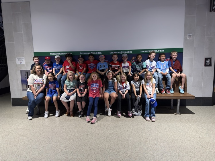 GriffisElem's tweet photo. Mrs. Nordin's class loved seeing Globe Life Field❤️🤍💙Go Rangers! 🏟️ https://t.co/BUpBurPLR6