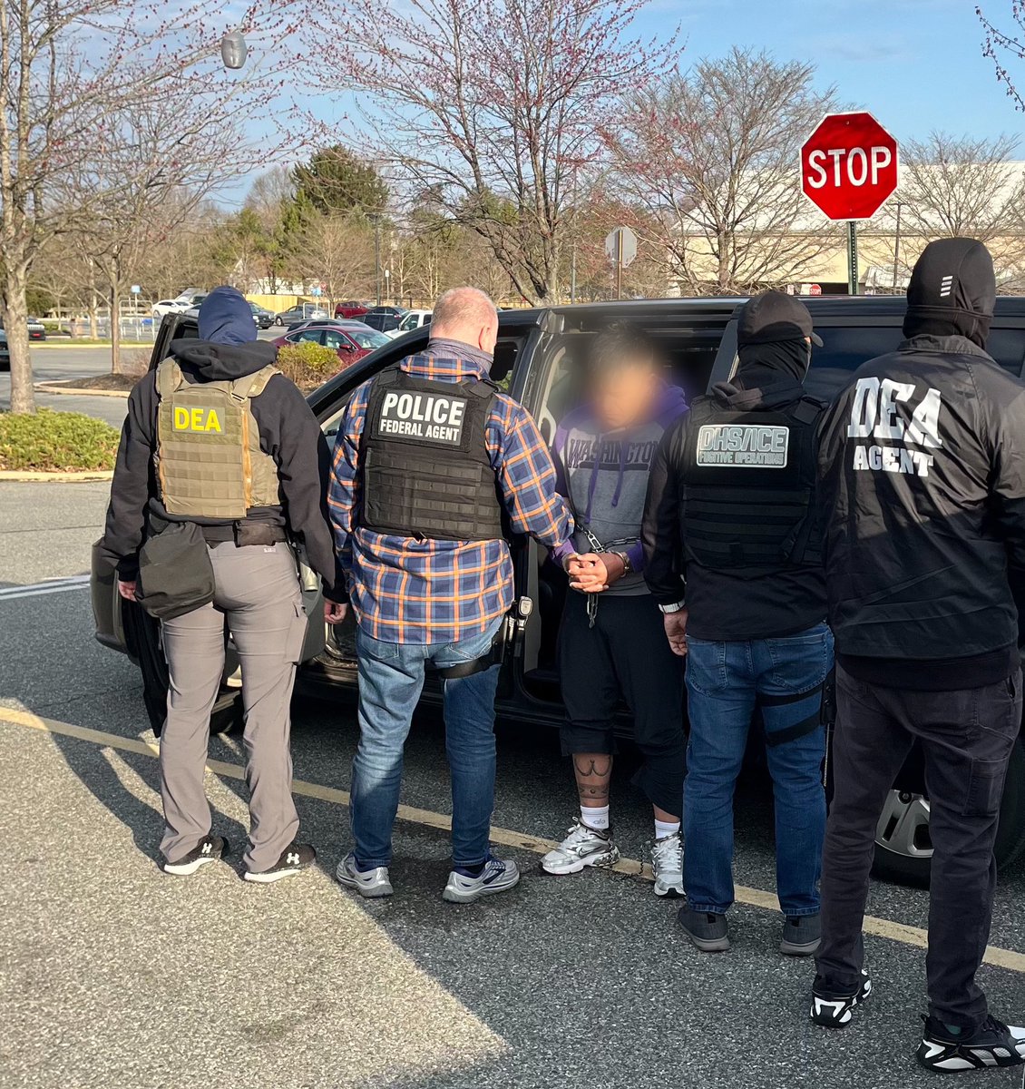 DEAPhiladelphia (@deaphiladelphia) on Twitter photo #DEAPhiladelphia continues, along with our federal law enforcement partners, to assist @dhsgov with their #immigration enforcement efforts targeting violent illegal criminals, including this TdA member arrested in PA. #DEA <a href="/DEAHQ/">DEA HQ</a> <a href="/HSIPhiladelphia/">HSI Philadelphia</a> <a href="/ICEgov/">U.S. Immigration and Customs Enforcement</a> <a href="/EROPhiladelphia/">ERO Philadelphia</a> #DEAPhiladelphia continues, along with our federal law enforcement partners, to assist @dhsgov with their #immigration enforcement efforts targeting violent illegal criminals, including this TdA member arrested in PA. #DEA <a href="/DEAHQ/">DEA HQ</a> <a href="/HSIPhiladelphia/">HSI Philadelphia</a> <a href="/ICEgov/">U.S. Immigration and Customs Enforcement</a> <a href="/EROPhiladelphia/">ERO Philadelphia</a>