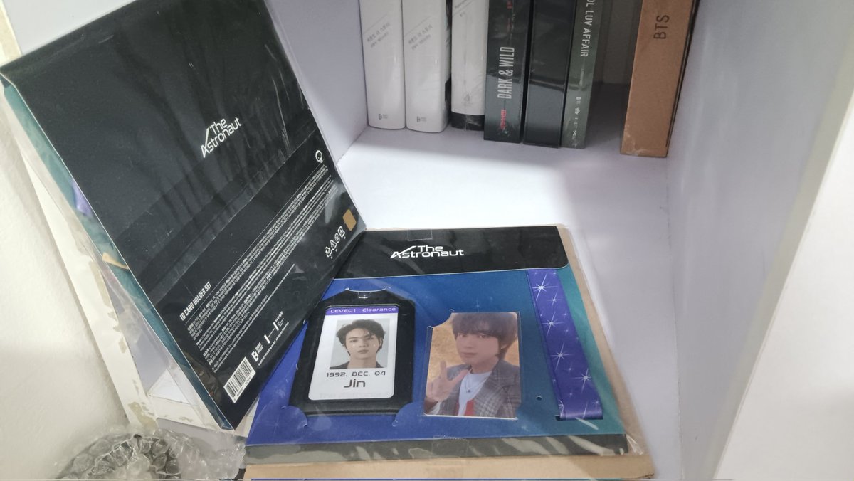 Wts lfb bts ph
On hand

Jin The Astronaut ID Card Holder Set
Sealed
2 available
❌️ sensitive

700 + LSF

Prio PAYO
DOP 200 dp rem bal April 20

MOD: J&amp;T or SDD (within MM)
Weekend shipping once paid

Comment mine or DM