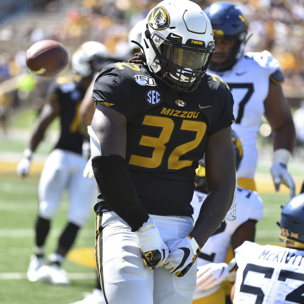 Coron Russell Jr. (@coronrusselljr) on Twitter photo Blessed to Receive a Scholarship Offer from the University of Missouri !! <a href="/CoachDrinkwitz/">Eliah Drinkwitz</a> <a href="/RomanCatholicHC/">Coach Prete</a> <a href="/NextLevelQBs/">Marcus Hammond - NLG (Next Level Greats)</a> Blessed to Receive a Scholarship Offer from the University of Missouri !! <a href="/CoachDrinkwitz/">Eliah Drinkwitz</a> <a href="/RomanCatholicHC/">Coach Prete</a> <a href="/NextLevelQBs/">Marcus Hammond - NLG (Next Level Greats)</a>