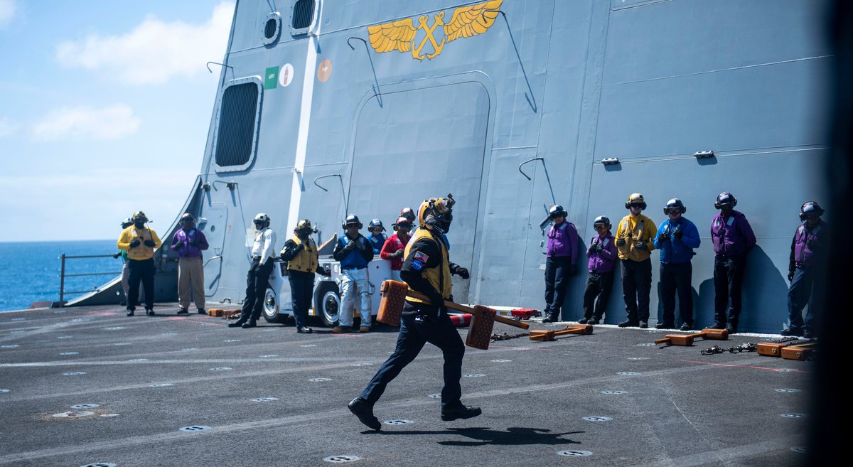U.S. Pacific Fleet (@uspacificfleet) on Twitter photo <a href="/USNavy/">U.S. Navy</a> <a href="/NASA/">NASA</a> <a href="/US3rdFleet/">U.S. 3rd Fleet</a> <a href="/INDOPACOM/">U.S. Indo-Pacific Command</a> <a href="/flynavy/">flynavy</a> Sailors aboard #USSSomerset conduct flight operations during <a href="/NASA/">NASA</a> Underway Recovery Test 12, March 28.
More photos 👇:
dvidshub.net/image/8943227/…
📍: Pacific Ocean
📸: MC2 Nettie Mae Manfull
<a href="/SurfaceWarriors/">Naval Surface Forces</a> | <a href="/USNavy/">U.S. Navy</a> <a href="/USNavy/">U.S. Navy</a> <a href="/NASA/">NASA</a> <a href="/US3rdFleet/">U.S. 3rd Fleet</a> <a href="/INDOPACOM/">U.S. Indo-Pacific Command</a> <a href="/flynavy/">flynavy</a> Sailors aboard #USSSomerset conduct flight operations during <a href="/NASA/">NASA</a> Underway Recovery Test 12, March 28.
More photos 👇:
dvidshub.net/image/8943227/…
📍: Pacific Ocean
📸: MC2 Nettie Mae Manfull
<a href="/SurfaceWarriors/">Naval Surface Forces</a> | <a href="/USNavy/">U.S. Navy</a>