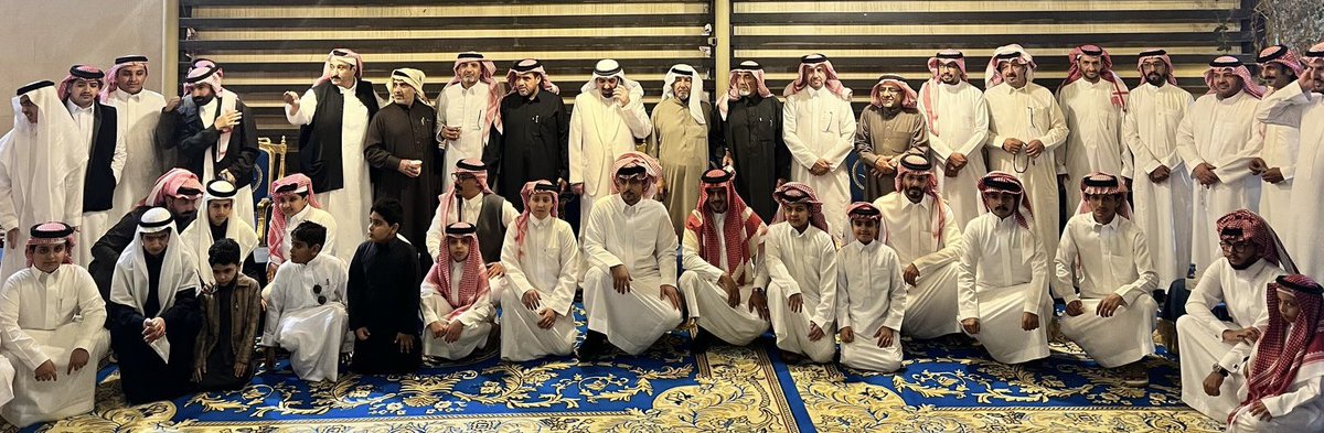 Mohamme11055316's tweet photo. بحضور عميد اسرة ال عطّاف في #خميس_مشيط الشيخ محمد بن سالم ال عطّاف اجتمعت اسرة ال عطاّف للإحتفال بعيد الفطر المبارك للعام 1446 هـ ، وكان الجميع في ضيافة الأخ محمد بن عبدالله بن عطّاف وأخوانه ، نسأل الله الكريم ان يتقبل من الجميع صالح الأعمال وكل عام وأنتم بخير، https://t.co/nZnfbQ1lLZ