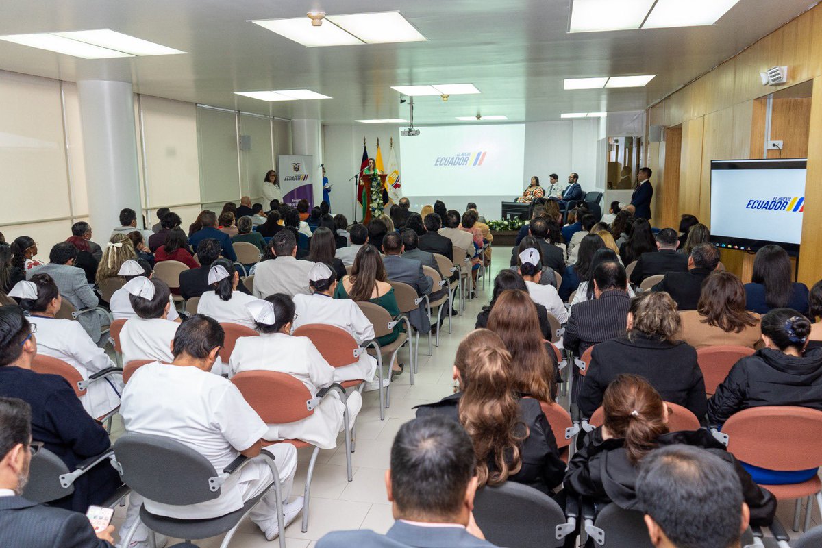 En el <a href="/HGIsidroAyora/">Hospital Gineco Obstetrico Isidro Ayora 🇪🇨</a>, se llevó a cabo la sesión solemne por el septuagésimo cuarto aniversario de esta emblemática institución llena de historia, experiencias e innovación, un lugar donde la salud y el bienestar de la comunidad es nuestra prioridad.

#PorUnEcuadorConSalud