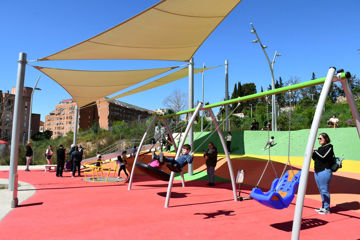 El barri de la Marina inaugura els nous jardins del Tren de la Potassa amb una festa amb el veïnat🌳
Al #SantsMontjuïcAlDia escoltem les veus dels veïns de Can Clos, <a href="/jaumecollboni/">Jaume Collboni</a>, <a href="/lamarinaviva/">La Marina Viva</a> i <a href="/rgileiroa/">Raquel Gil Eiroa</a>.

🎧Audio👉go.ivoox.com/rf/144122096
📰Notícia📸👉el3.cat/noticia/100742…