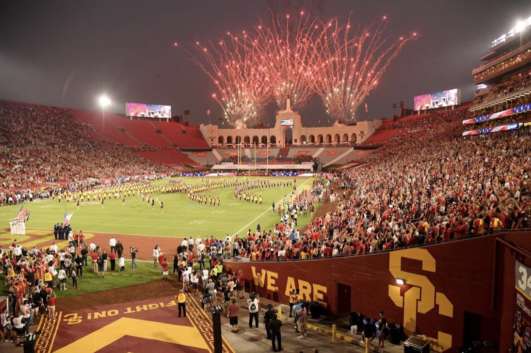 CFB_Overtime's tweet image. Stadium of the Day 🔥🗡️

🏟️ Los Angeles Memorial Coliseum
📍 Los Angeles, California
🗣️ 77,500
🏗️ May 1, 1923
