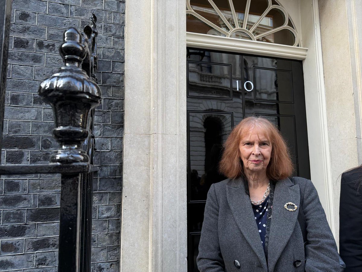 zena hawley (@zenahawleydt) on Twitter photo A thrill and an honour to be invited to the Regional Media reception at <a href="/10DowningStreet/">UK Prime Minister</a> this evening - and to speak with <a href="/Keir_Starmer/">Keir Starmer</a> about the recent success of the <a href="/derbyshire_live/">Derbyshire Live</a> Save Our Rail Industry campaign at the <a href="/RegPressAwards/">RegionalPressAwards</a>, which he was pleased to hear about A thrill and an honour to be invited to the Regional Media reception at <a href="/10DowningStreet/">UK Prime Minister</a> this evening - and to speak with <a href="/Keir_Starmer/">Keir Starmer</a> about the recent success of the <a href="/derbyshire_live/">Derbyshire Live</a> Save Our Rail Industry campaign at the <a href="/RegPressAwards/">RegionalPressAwards</a>, which he was pleased to hear about