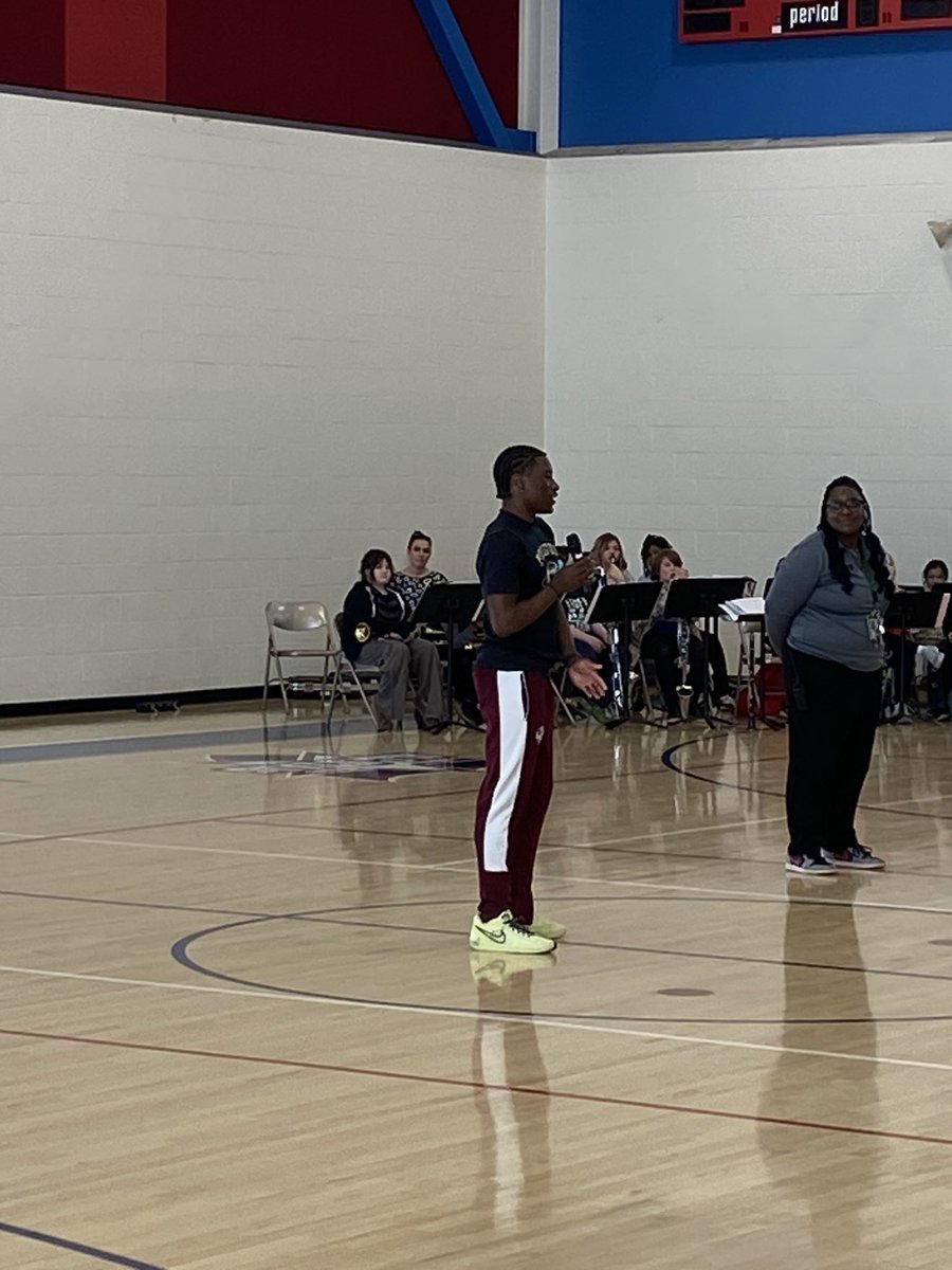 Had a great time this afternoon at Abraham Lincoln Elementary with <a href="/BW_CompCheer/">BW Competitive Cheer</a> getting them ready for schoolwide testing this week! <a href="/BWestAthletics/">BW Athletics</a> 🏀📣
