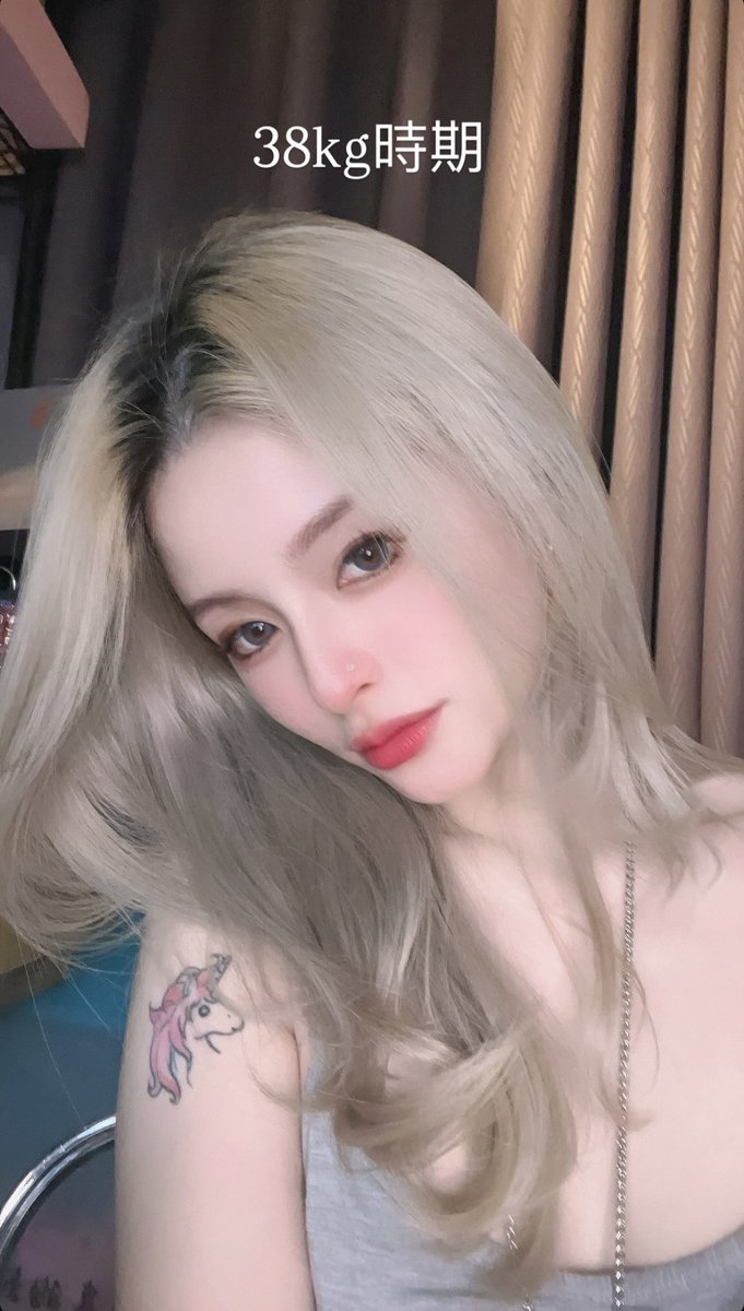 Missing my old skinny self again 😭 ANYWAY, HIII Y'ALL 🥹