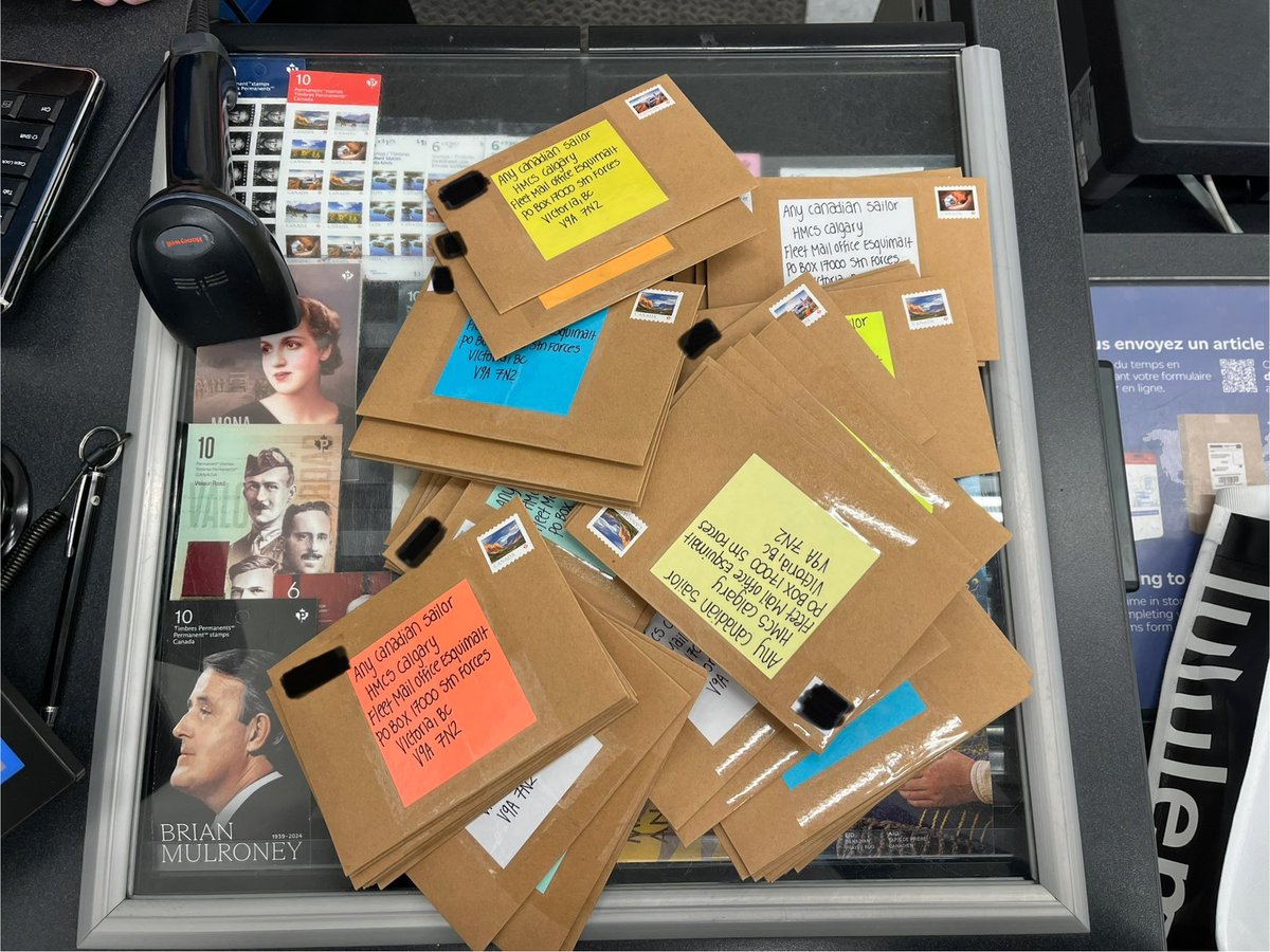 catebelbin's tweet image. Month 40: 

These cards are destined for sailors affiliated with #HMCSCalgary. Thank you for your service and for all that you do for us! ♥️. 1/