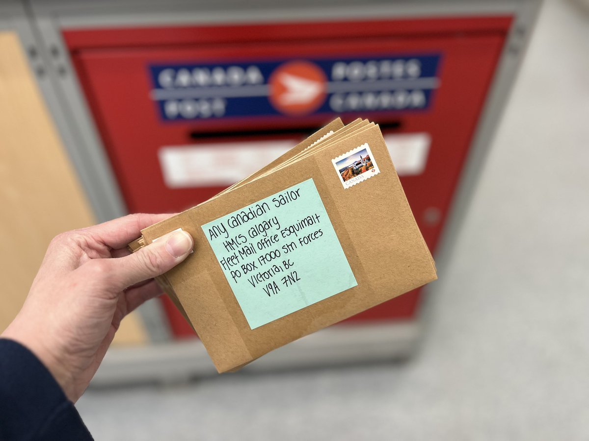 catebelbin's tweet image. Month 40: 

These cards are destined for sailors affiliated with #HMCSCalgary. Thank you for your service and for all that you do for us! ♥️. 1/