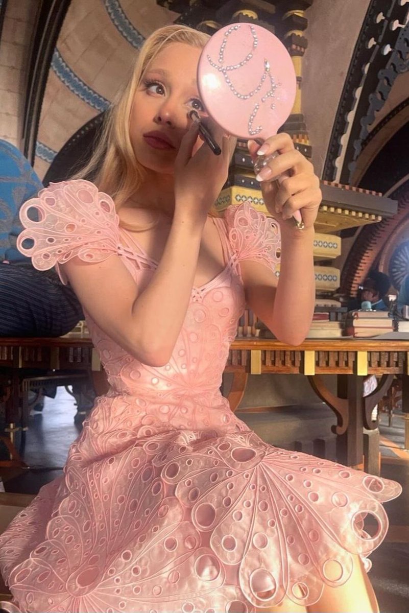 Peachhy1230's tweet photo. [Pre-order]
กระจกGlinda🫧
เลือกตัวอักษรได้1ตัวA-Zค่า
ราคา:259฿รวมค่าจัดส่งเรียบร้อยค่ะ
รอของประมาณ1เดือน+-ค่ะ
เป็นงานแฮนด์เมดอาจจะไม่สวยกริบ100%นะคะขอคนokตรงนี้นะคะ🙇🏻‍♀️
สนใจDMได้เลยค่ะ
#ตลาดนัดสากล #ตลาดนัดariana #ตลาดนัดArianaGrande #WickedMovie #ตลาดนัดwicked #WickedTH #วิคเค็ด https://t.co/2gm0ayDyiv