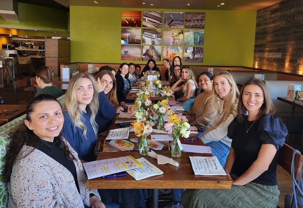 TMOsoftware's tweet image. Celebrating Women&apos;s Month at TMO with a lunch full of empowerment and inspiration! We honor the amazing women who make our company thrive and inspire us daily. Here&apos;s to the incredible women in private lending who lead and support one another! 💪💙