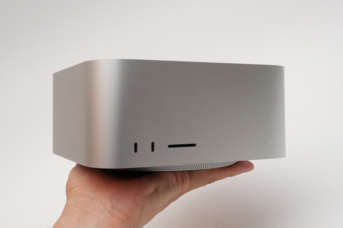 pc_watch's tweet image. 【Hothotレビュー】最強ミニPC「Mac Studio」。メモリ512GBのバケモノスペックで使う pc.watch.impress.co.jp/docs/column/ho… #MacStudio
