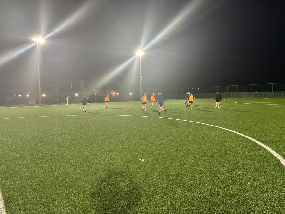 A fantastic ‘Just play’ women’s social football session tonight 😃💪⚽️

Two games going on, plenty goals, plenty smiles and even more new faces 👊