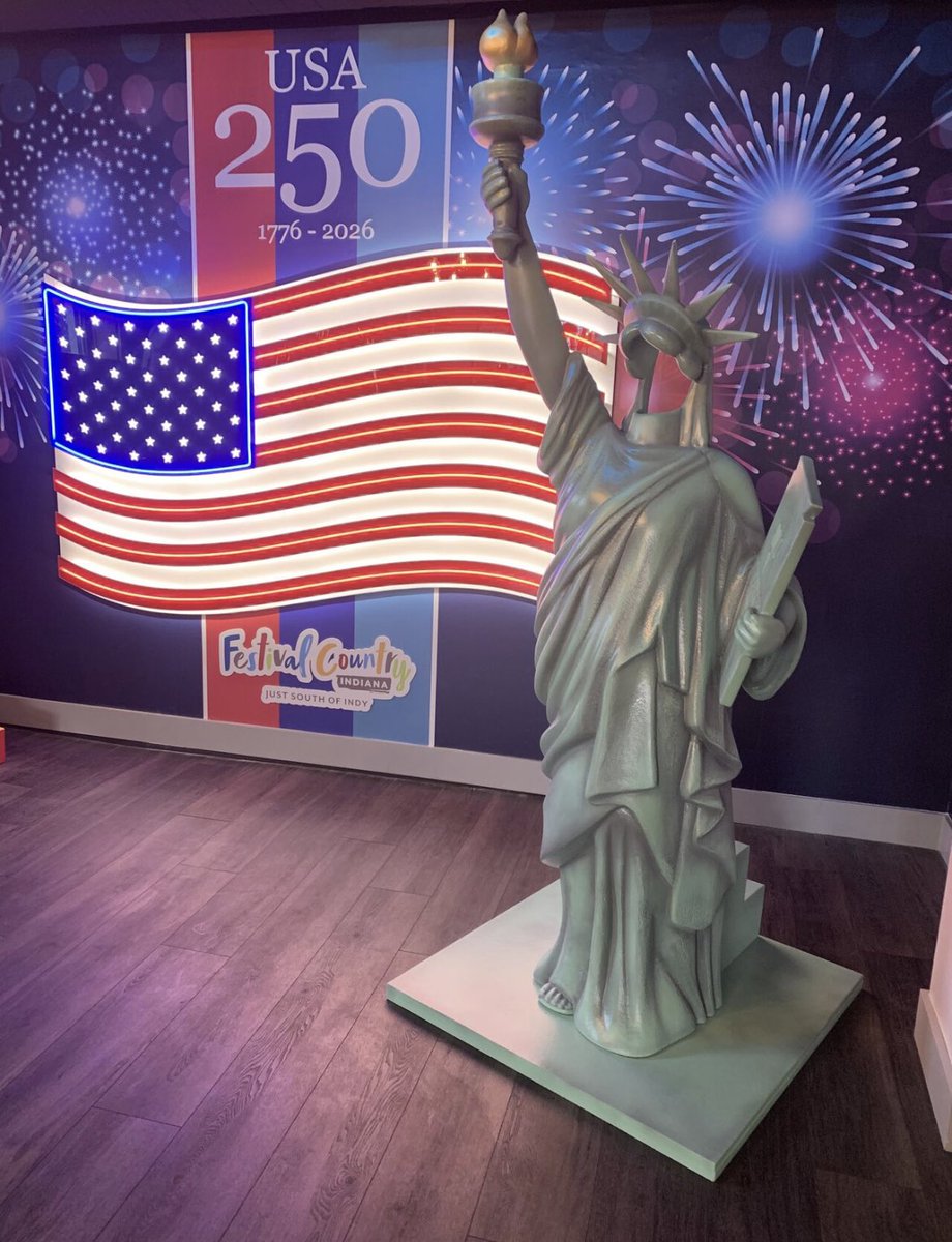 In honor of our nation’s 250th birthday next year, we added a new exhibit in our visitor center that features a giant neon flag and a Statue of Liberty selfie opportunity. We want to thank ExpoArts for their fantastic work and bringing this project to life. #festcountryin