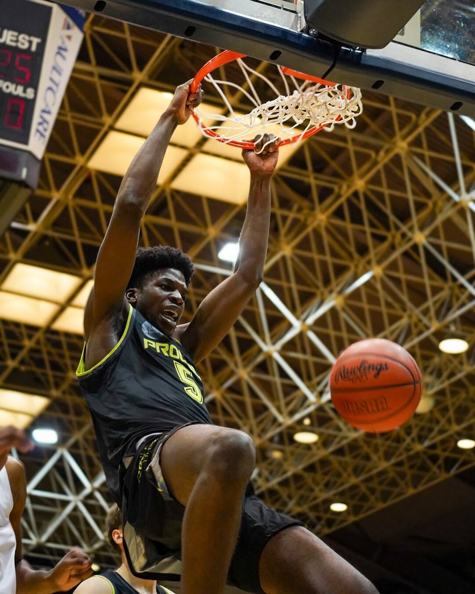 Rodger Bohn (@rodgerbohn) on Twitter photo 7'0 5🌟 2027 Obinna Ekezie Jr of <a href="/ProlificPrep/">Prolific Prep</a> showed why despite just being a sophomore, he may be best lob threat in nation at <a href="/thegrindsession/">The Grind Session</a>. Explosive athlete with great hands who you just have to throw it up for.
More on <a href="/Ballislife/">Ballislife.com</a>
ballislife.com/grind-session-… 7'0 5🌟 2027 Obinna Ekezie Jr of <a href="/ProlificPrep/">Prolific Prep</a> showed why despite just being a sophomore, he may be best lob threat in nation at <a href="/thegrindsession/">The Grind Session</a>. Explosive athlete with great hands who you just have to throw it up for.
More on <a href="/Ballislife/">Ballislife.com</a>
ballislife.com/grind-session-…