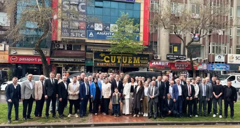 hakanyazctr's tweet photo. Bayramlaşma programımıza özen gösterip katılım sağlayan il yönetim kuruluma,İlçe  başkanlarıma ve yönetim kurullarına çok teşekkür ederim.Hep beraber Nice bayramlara...
@yavuzagiraliog 
@avukatayhanerel 
@anahtarparti 
@anahtarpartisak 
@apartisakaryakk https://t.co/hblIMD2ykw
