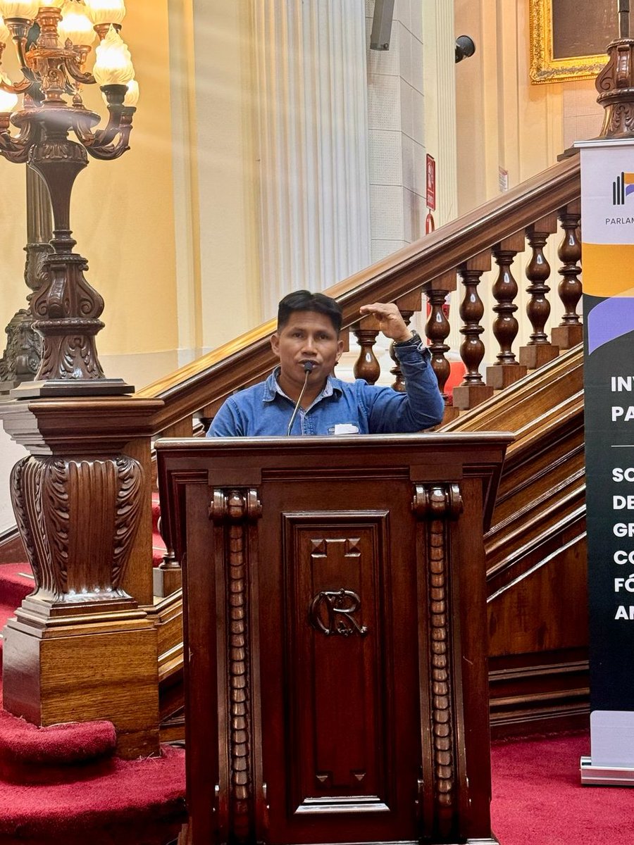 parlfossilfree's tweet photo. “El llamado que hacemos a los congresistas es que, si va a continuar la explotación de hidrocarburos en la Amazonía, nos escuchen y nos ayuden a proteger nuestros territorios”, Robinson Sandi, presidente de #OPIKAFPE. https://t.co/x6U31Qscid