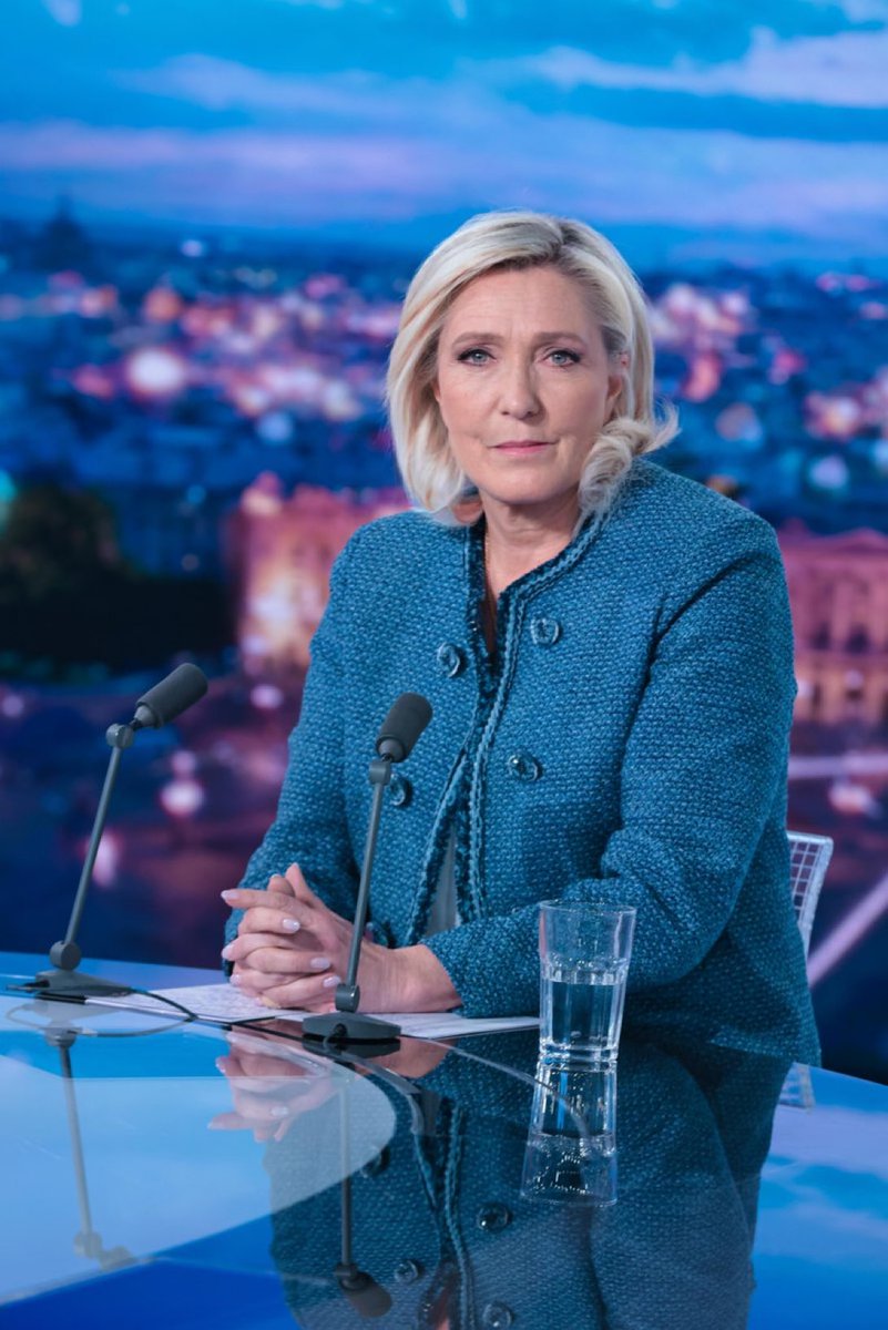 liz_churchill10's tweet image. 🔥🔥🔥

“For thirty years I've been fighting for you. For thirty years I've been fighting against injustice. I will continue to do it, and I will do it…until the end…” -Marine Le Pen