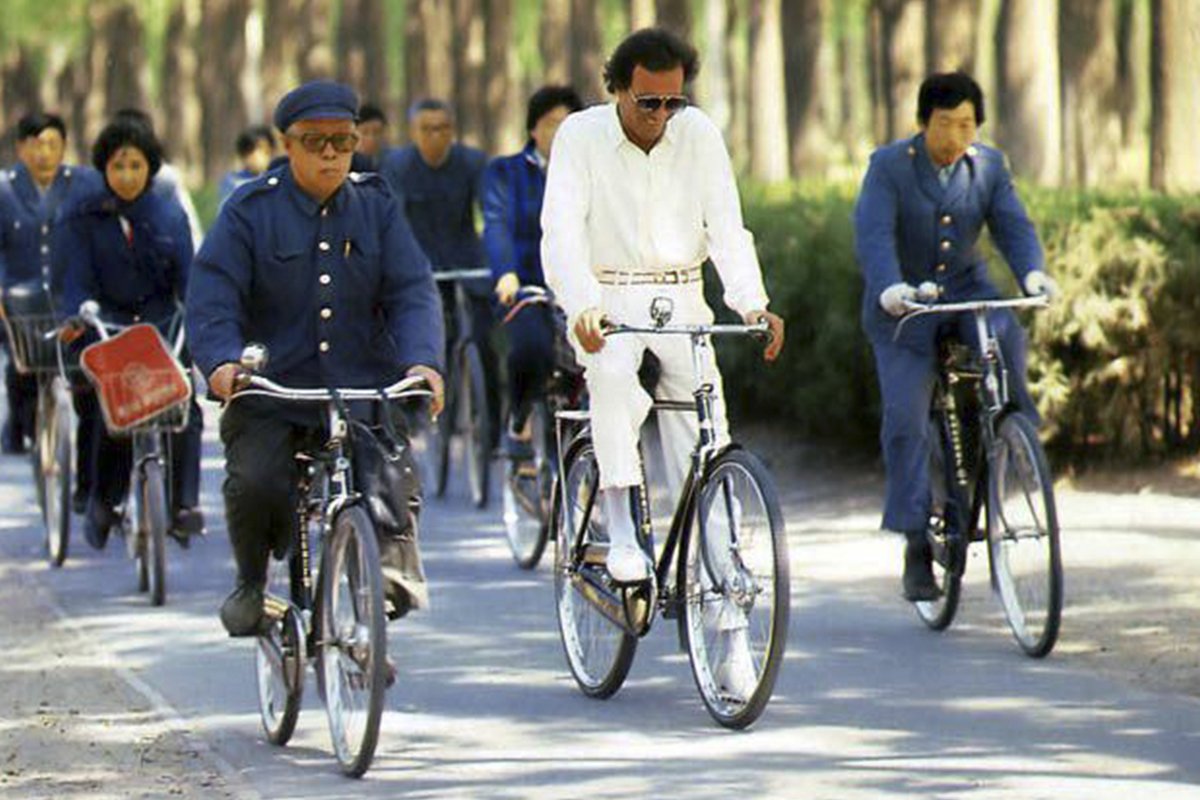 Este viene al Kick off de #Xixon. Está más #alegreciclista que tú. Y lo sabes.